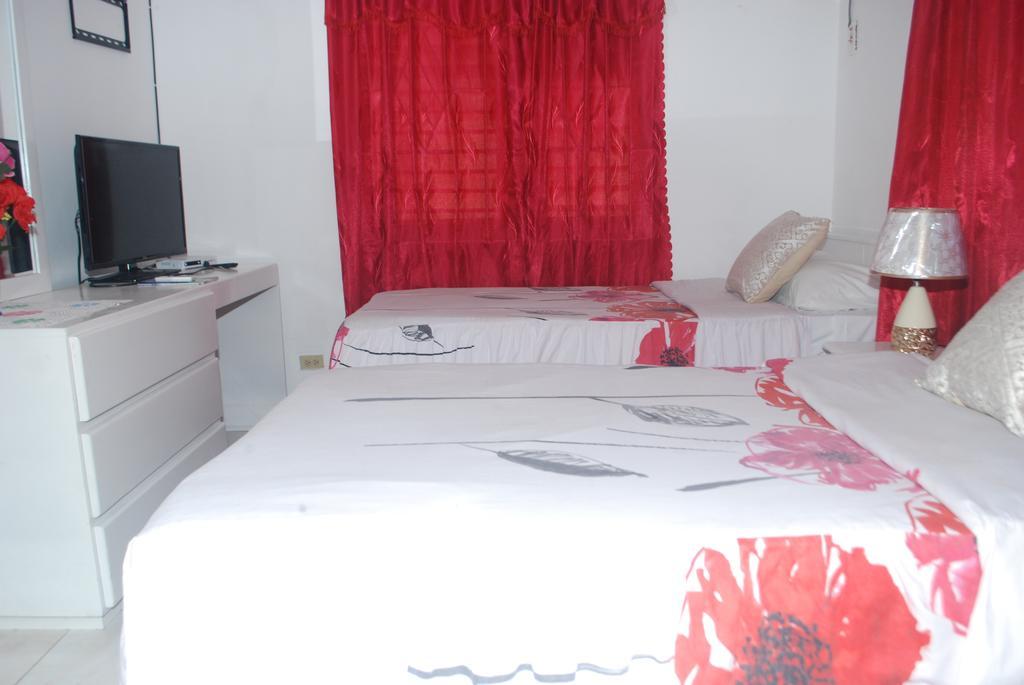 Enchanted Villas Inn Монтего Бей Екстериор снимка