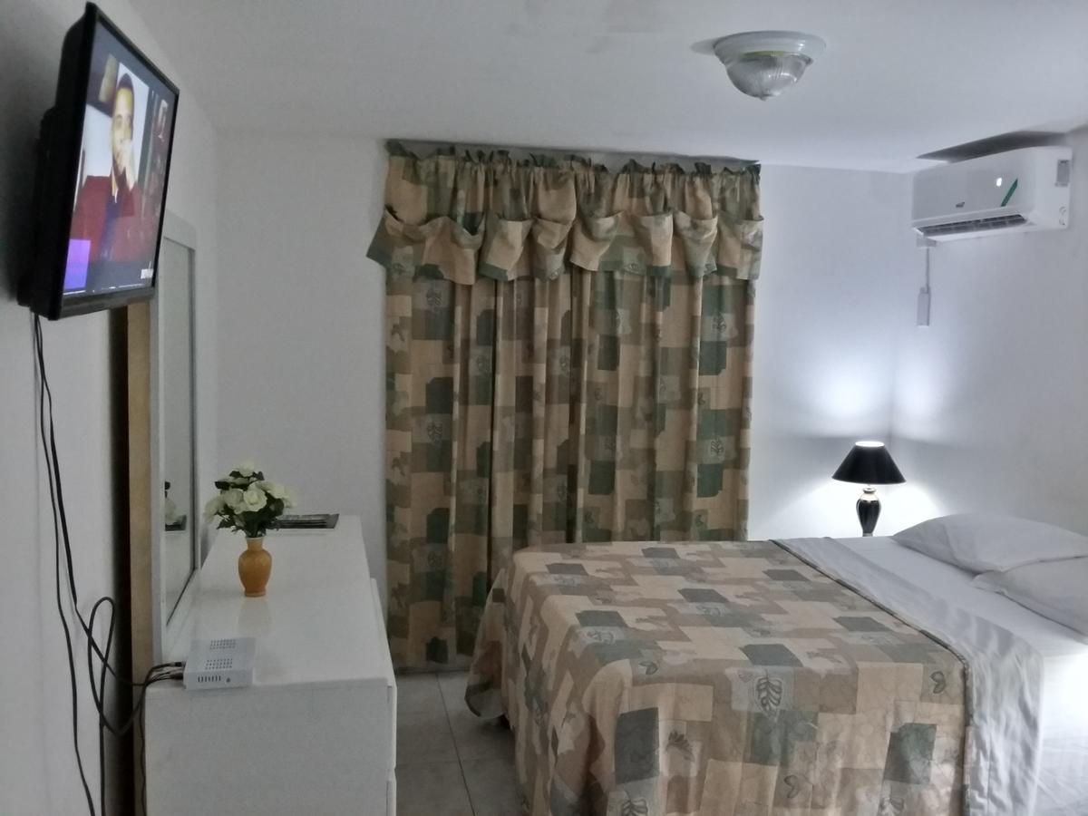 Enchanted Villas Inn Монтего Бей Екстериор снимка